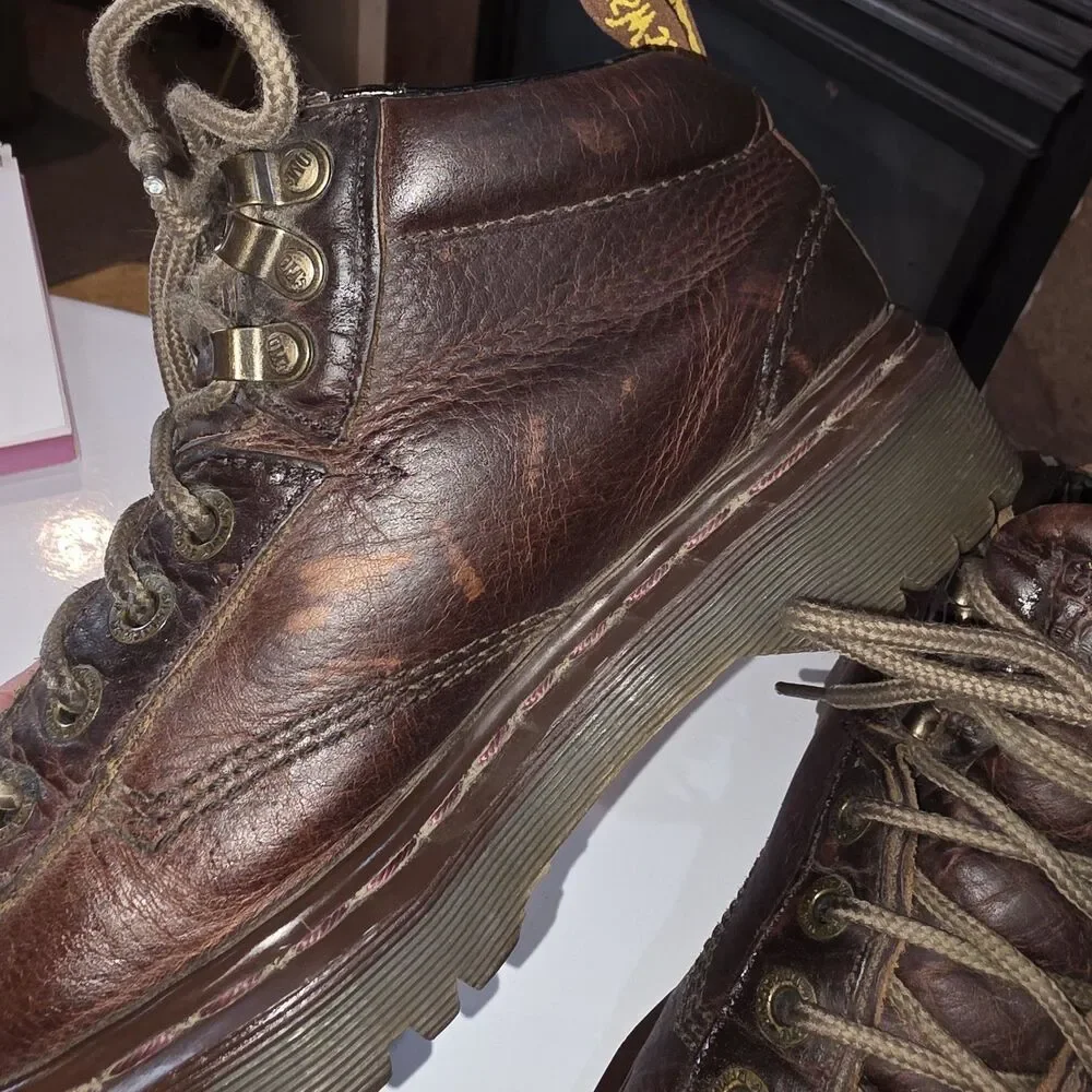 DR MARTENS ENGLAND #8287 4UK/6US Vintage Distressed Brown Leather Ankle Boots
